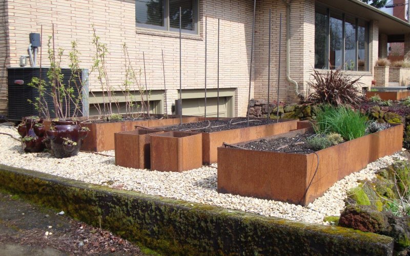 corten-steel-raised-beds-2