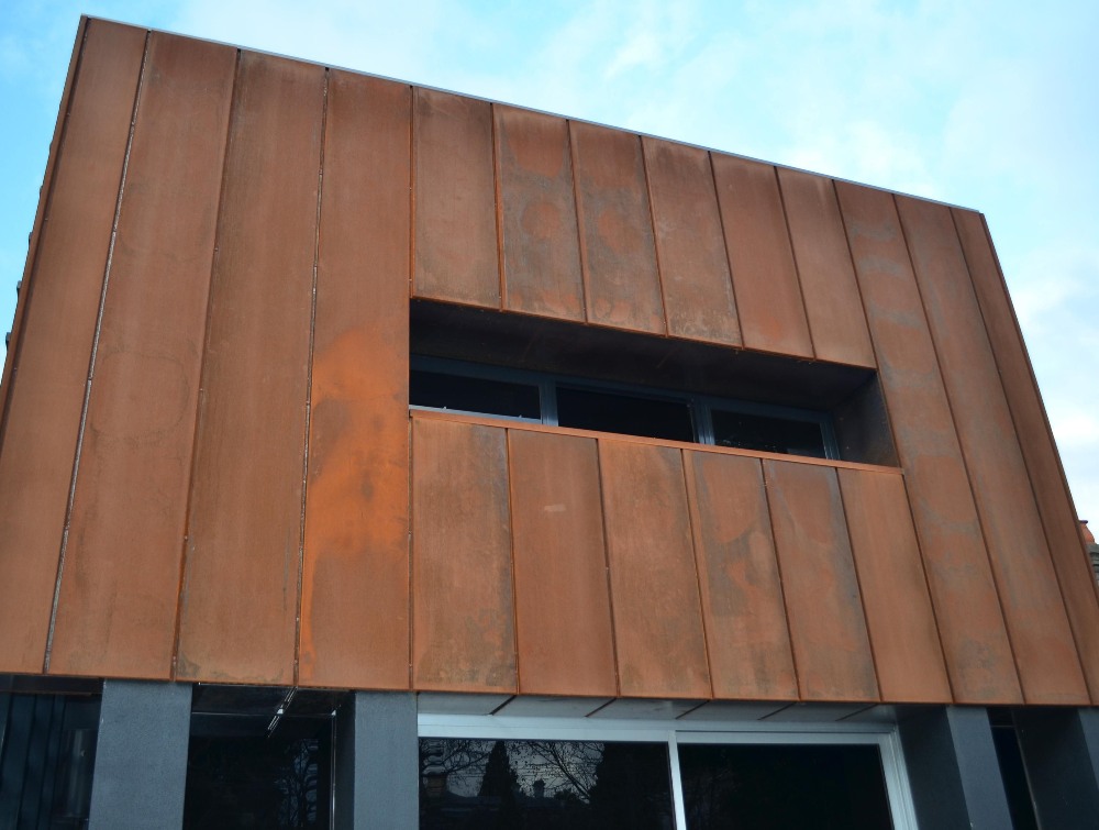 How do you build a Corten steel retaining wall?