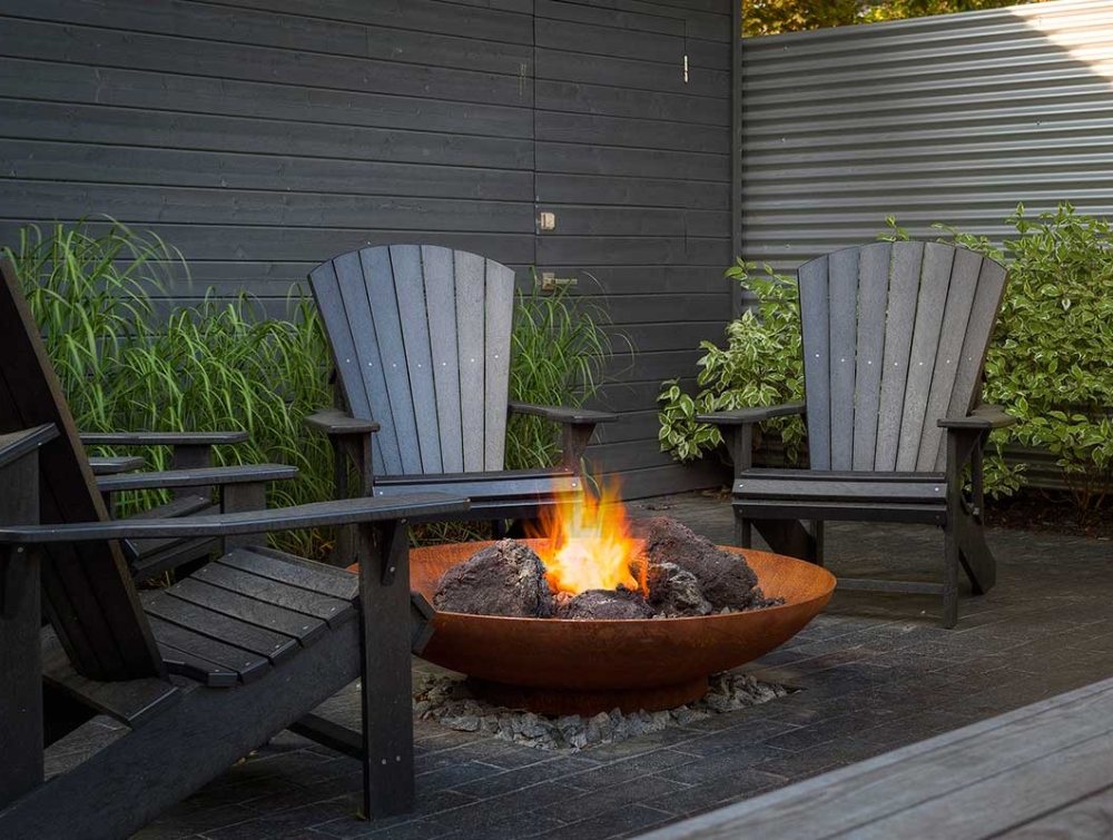 Do you put anything in the bottom of a fire pit?